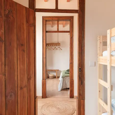 The Centenaria Λεϊρία